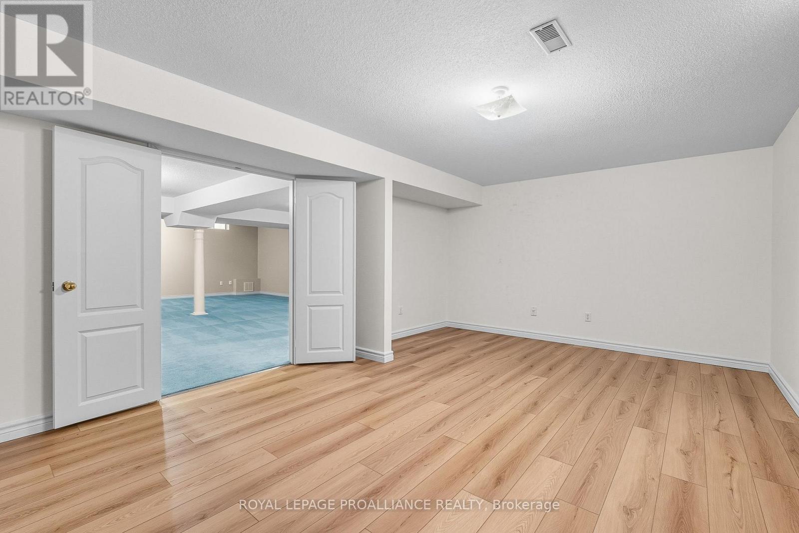 20 Patrick Drive, Whitby, Ontario  L1R 2L1 - Photo 37 - E12410193