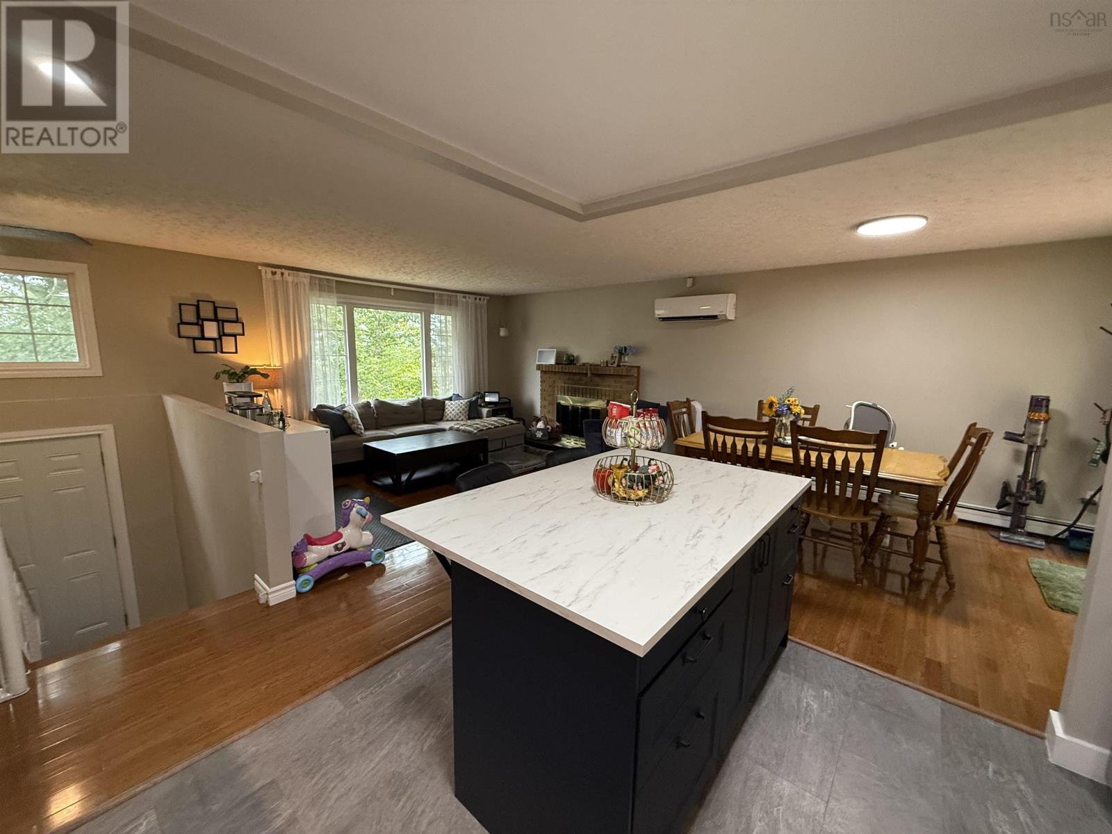 Property at 37 Echo Forest Drive image 3