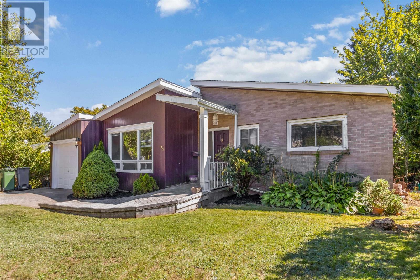 Property at 124 Glenforest Drive image 2