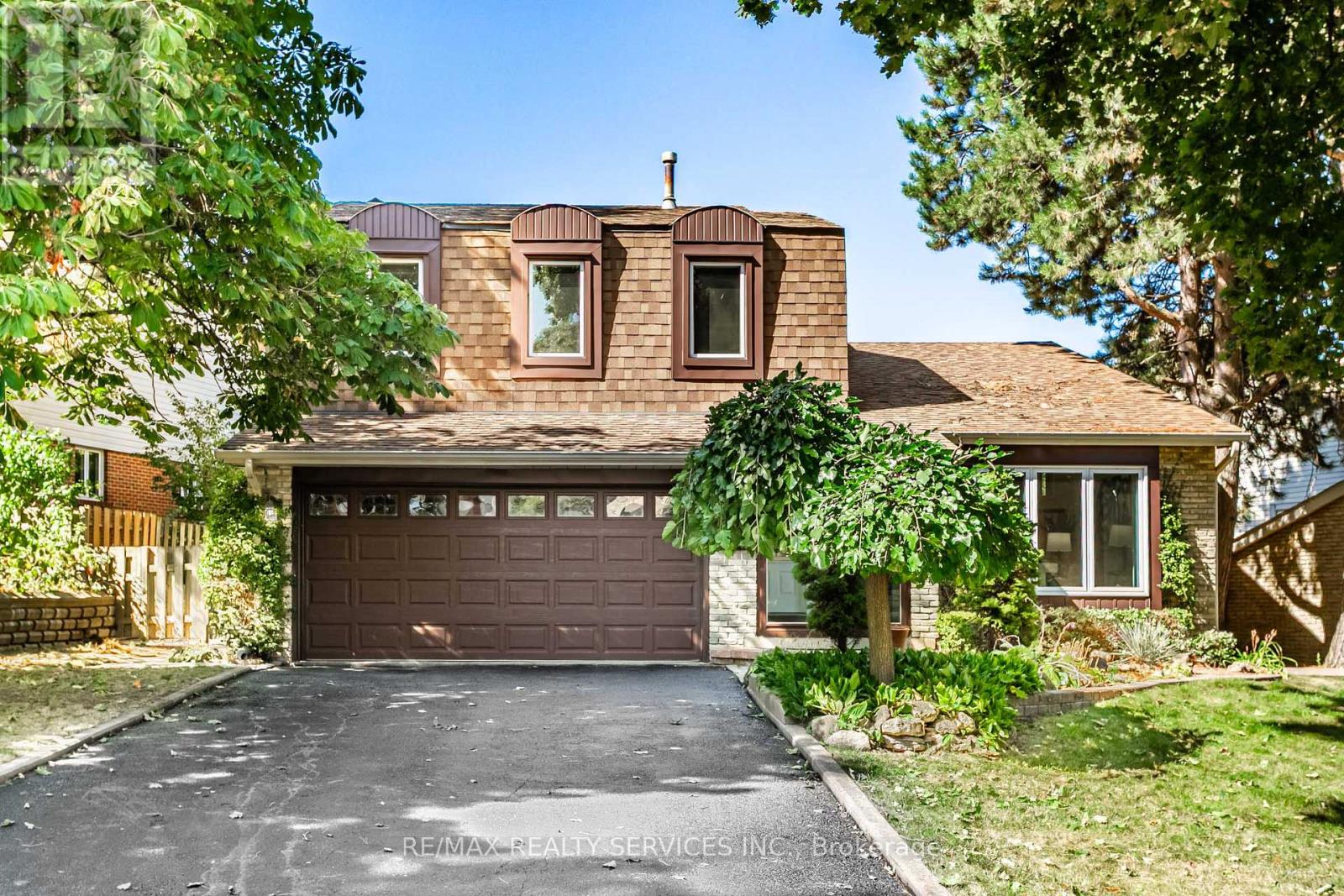 16 MARCHMOUNT CRESCENT, Brampton, Ontario