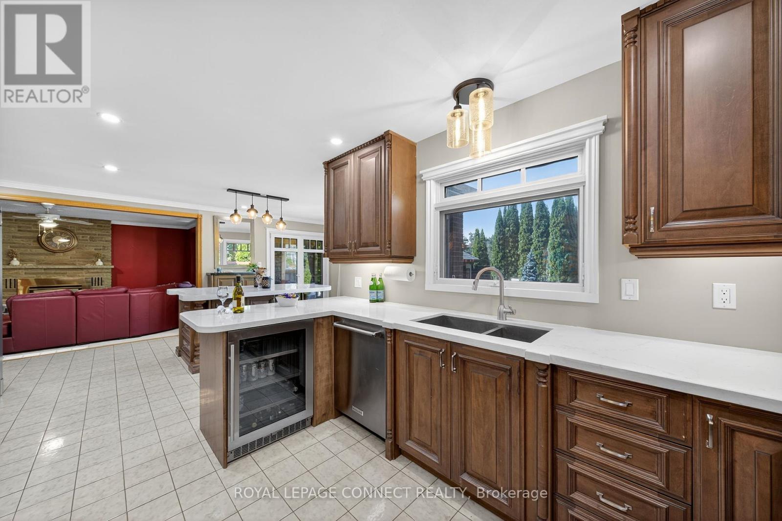 90 Golf Links Drive, Aurora, Ontario  L4G 3V3 - Photo 11 - N12411269