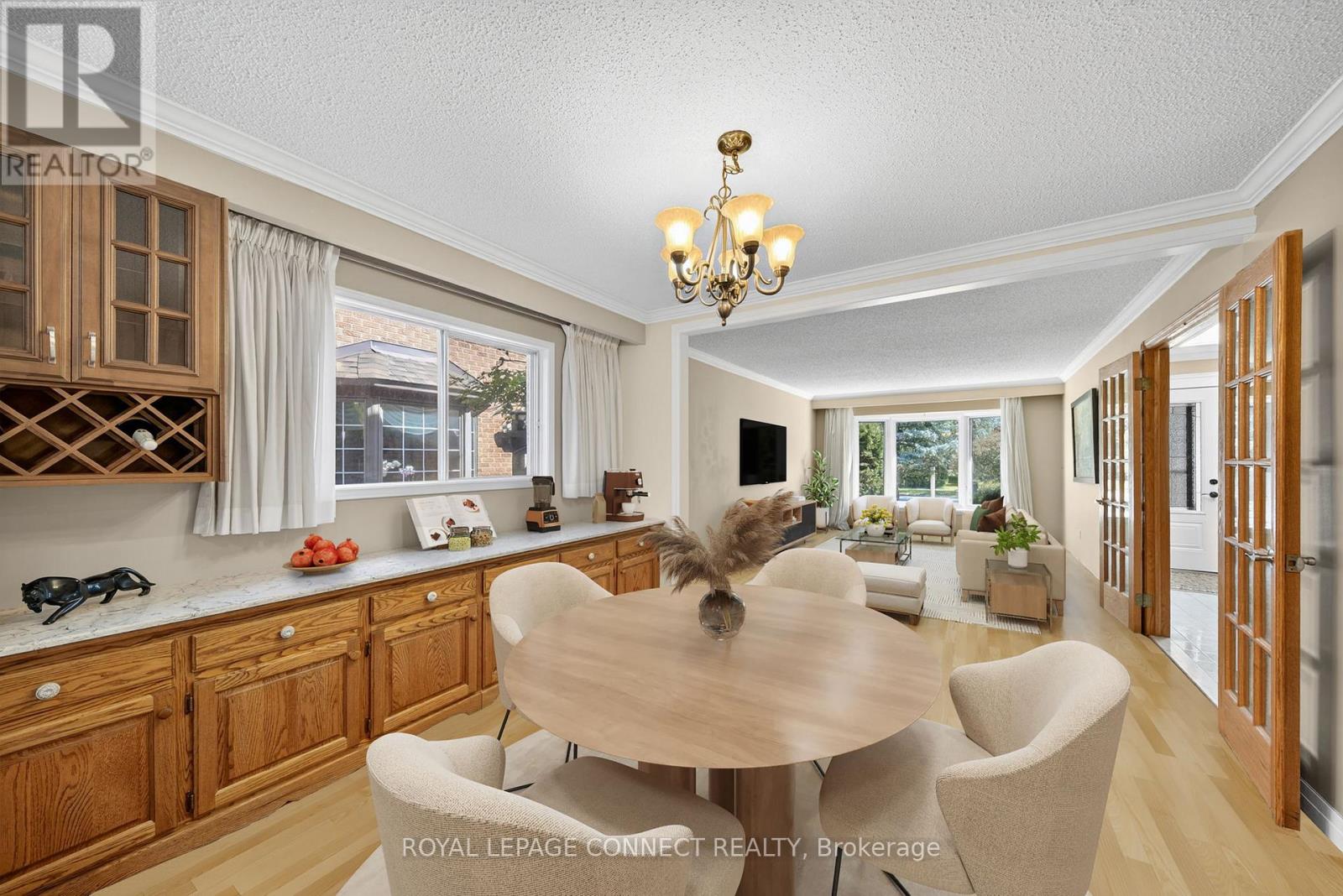 90 Golf Links Drive, Aurora, Ontario  L4G 3V3 - Photo 14 - N12411269