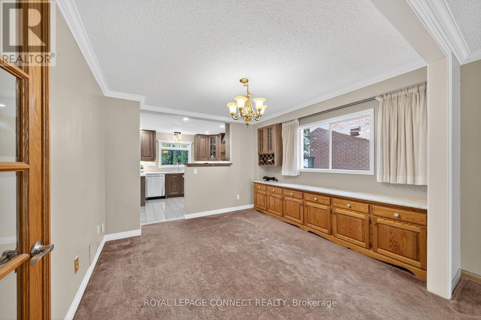 90 Golf Links Drive, Aurora, Ontario  L4G 3V3 - Photo 15 - N12411269