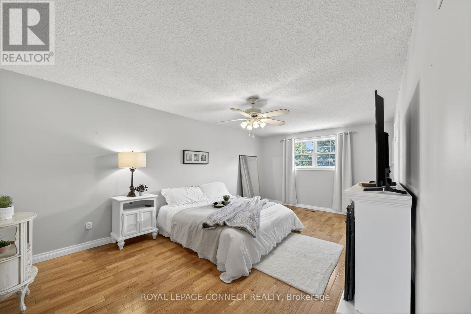 90 Golf Links Drive, Aurora, Ontario  L4G 3V3 - Photo 22 - N12411269