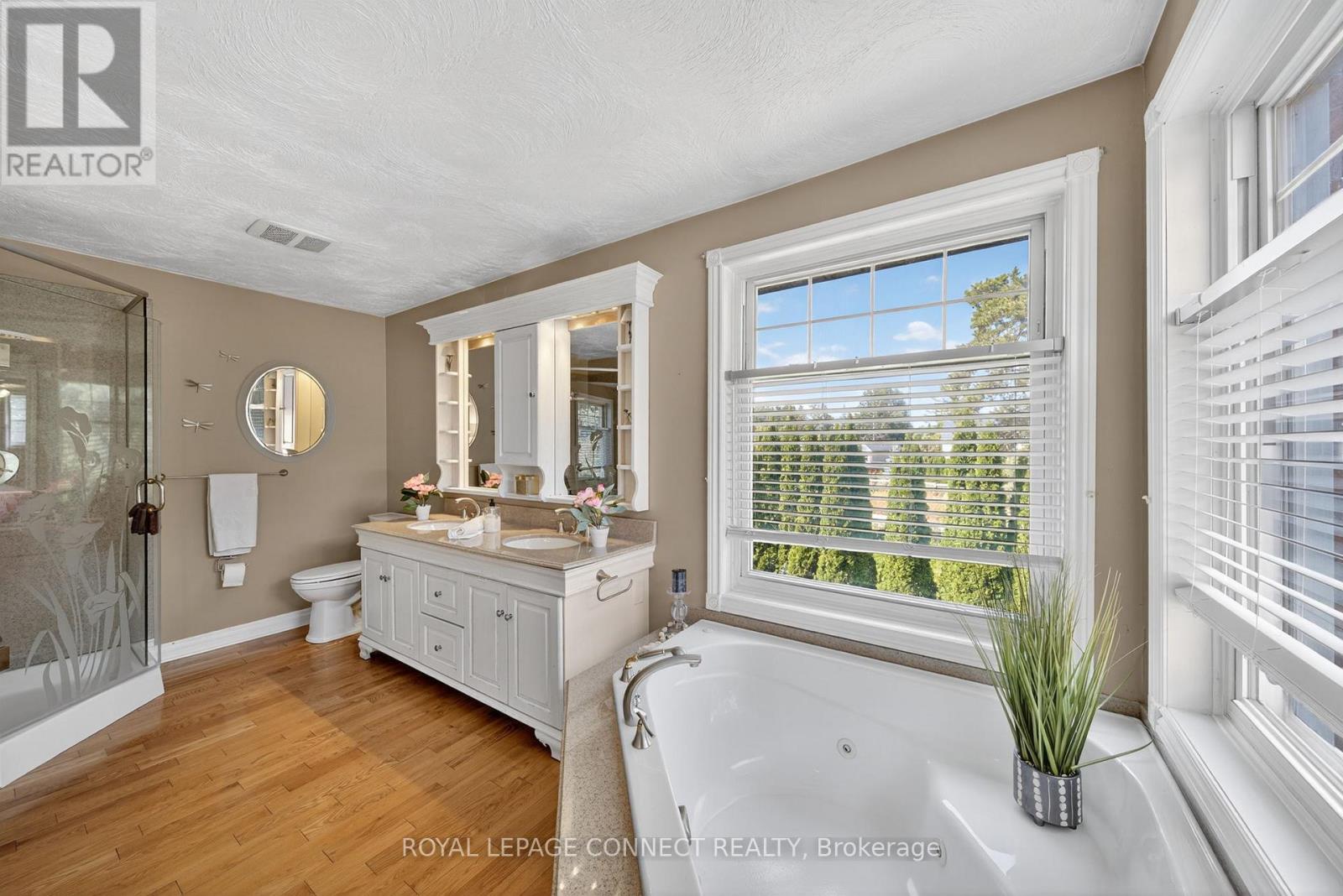 90 Golf Links Drive, Aurora, Ontario  L4G 3V3 - Photo 25 - N12411269