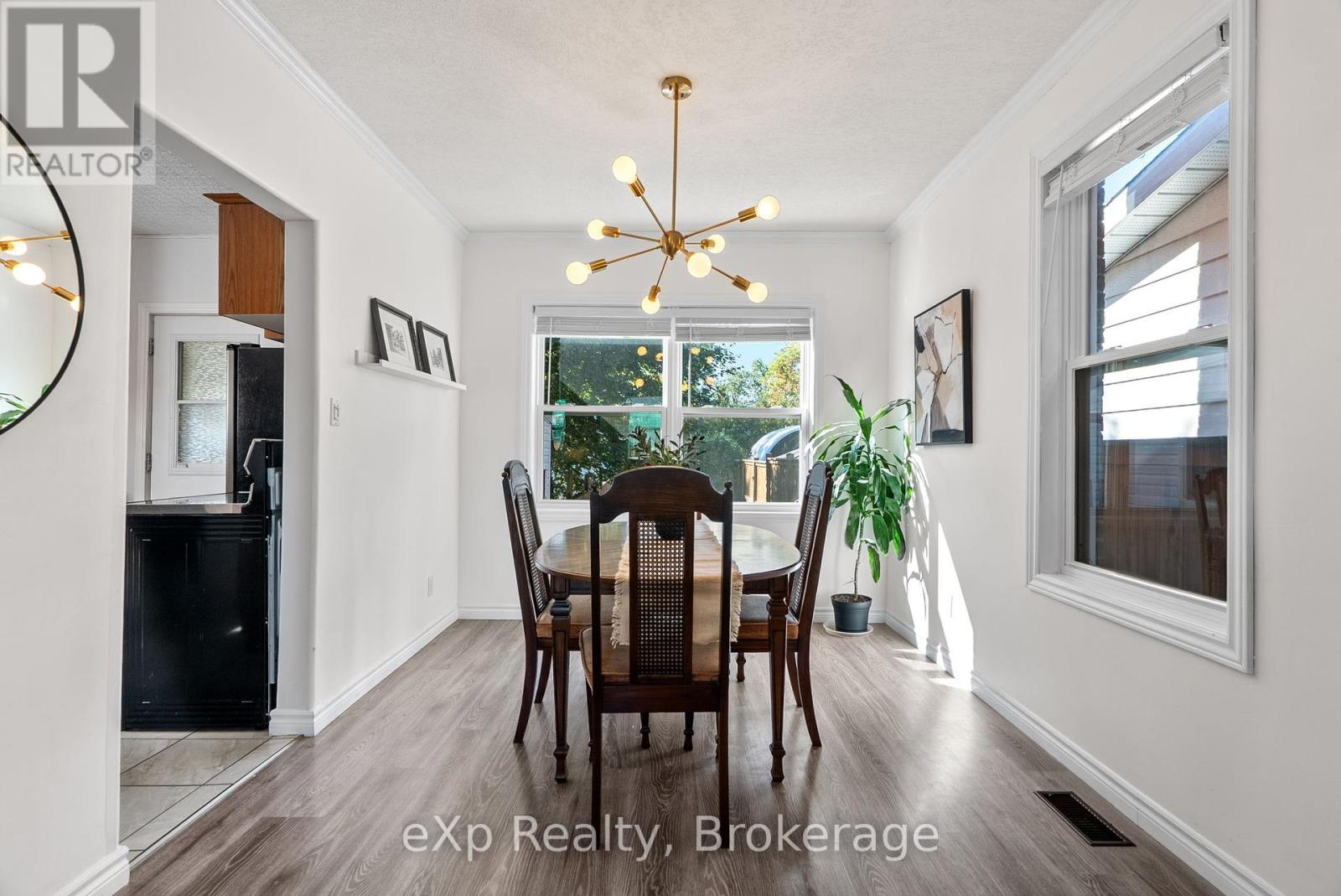 63 Guelph Street, Stratford, Ontario  N5A 3W7 - Photo 11 - X12411282