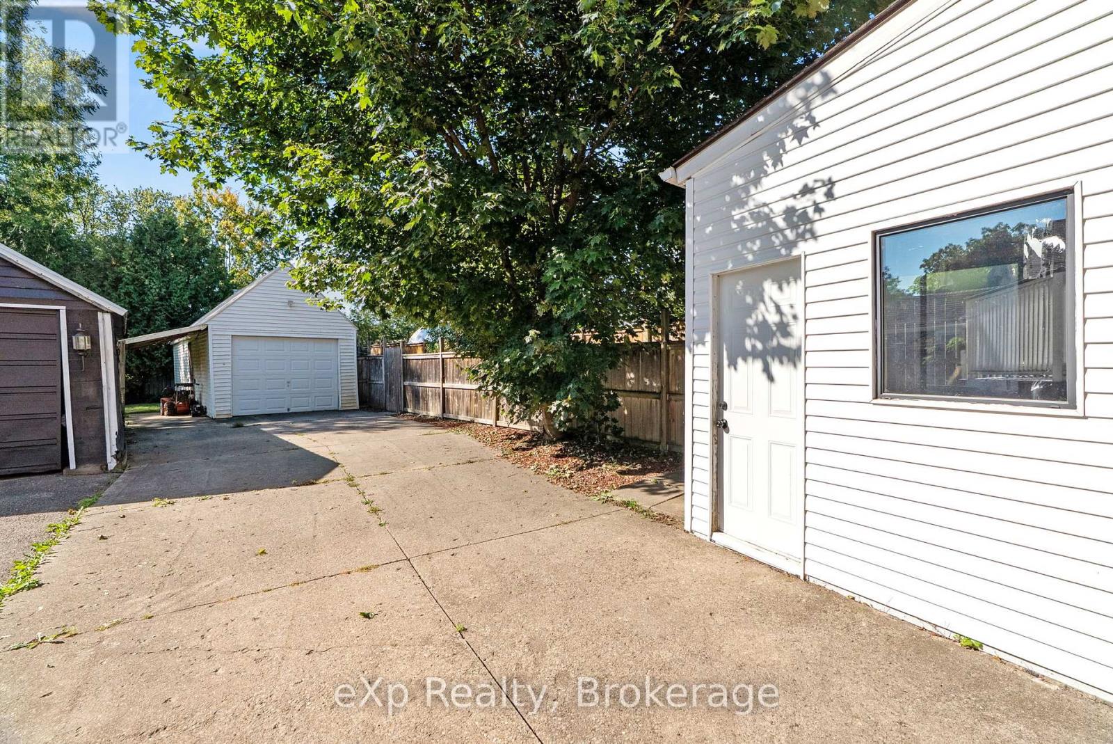 63 Guelph Street, Stratford, Ontario  N5A 3W7 - Photo 36 - X12411282