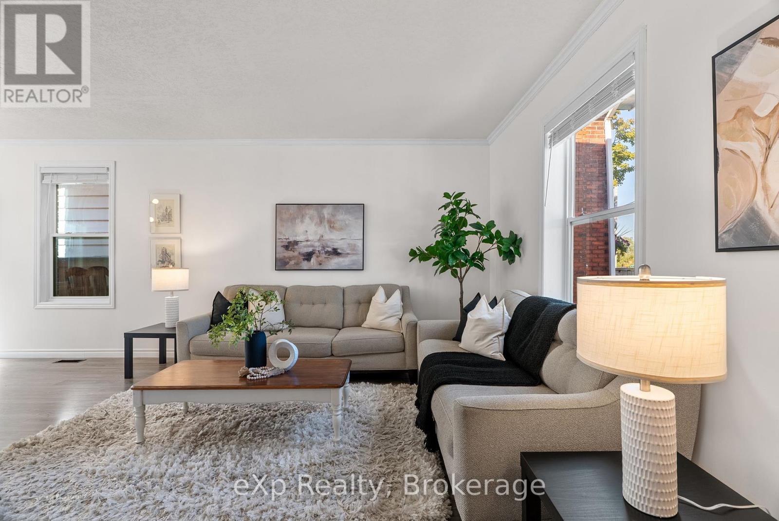 63 Guelph Street, Stratford, Ontario  N5A 3W7 - Photo 7 - X12411282