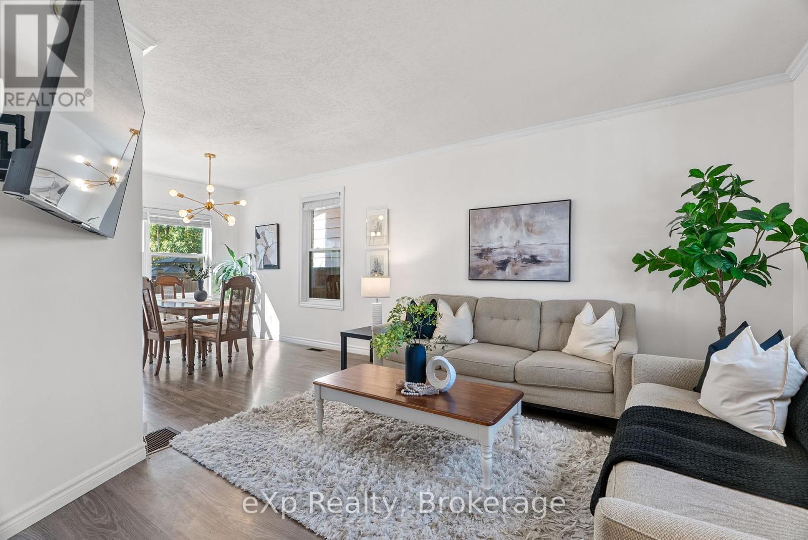 63 Guelph Street, Stratford, Ontario  N5A 3W7 - Photo 8 - X12411282