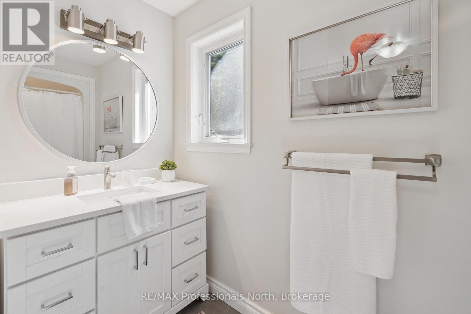 23 Thomas Crescent, Huntsville, Ontario  P1H 2M3 - Photo 36 - X12411335