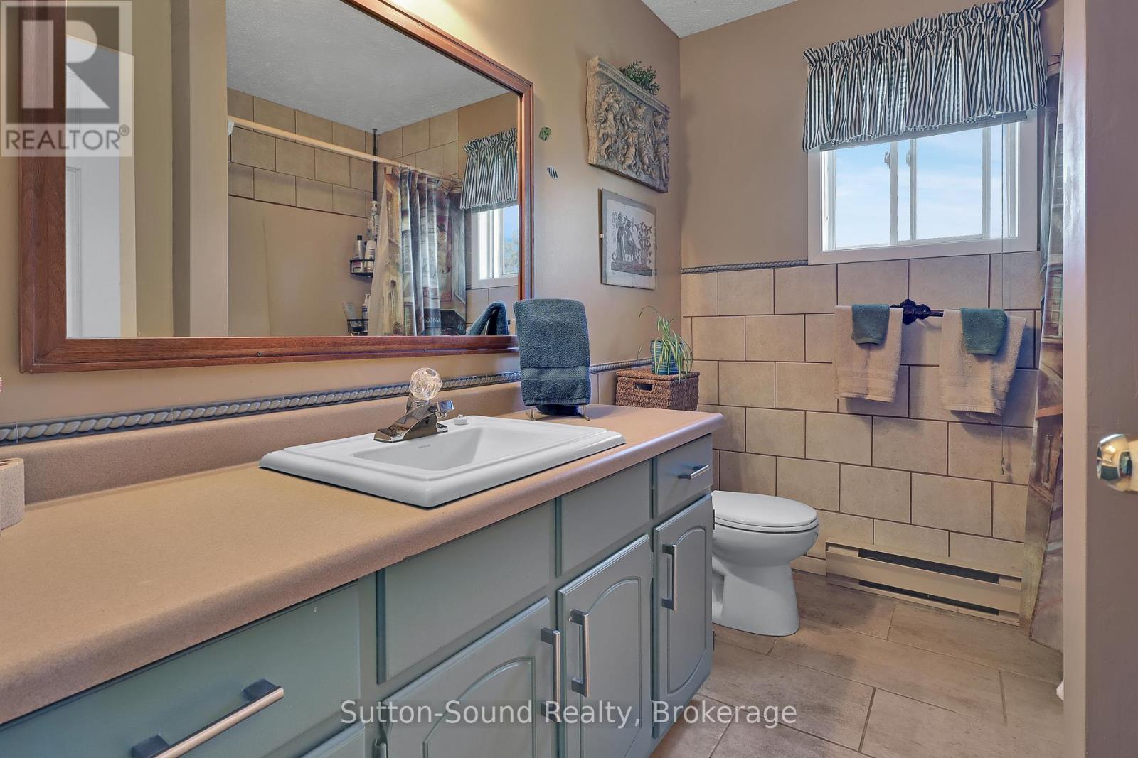 2770 4th Avenue W, Owen Sound, Ontario  N4K 6R3 - Photo 18 - X12411364
