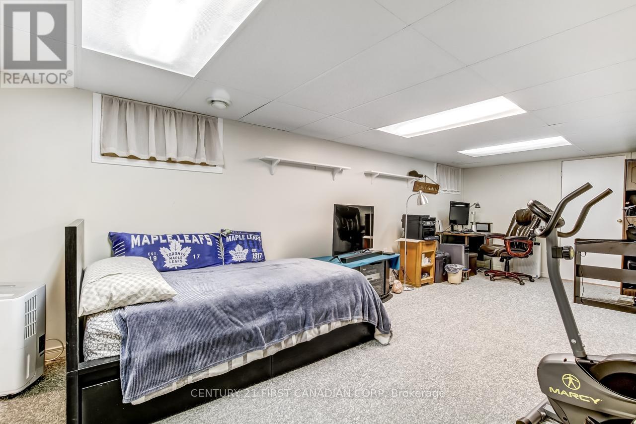 1290 Langmuir Avenue, London East, Ontario  N5W 2G3 - Photo 12 - X12411283