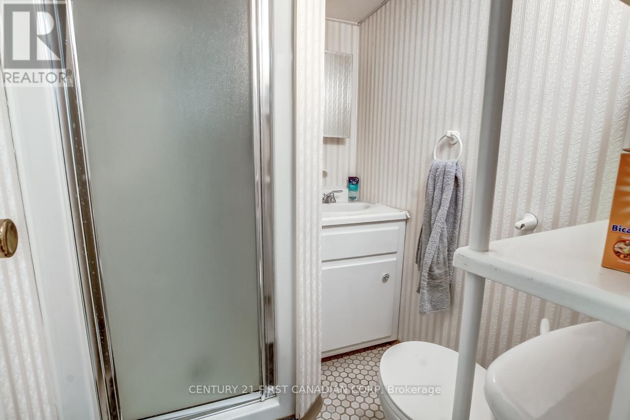 1290 Langmuir Avenue, London East, Ontario  N5W 2G3 - Photo 14 - X12411283
