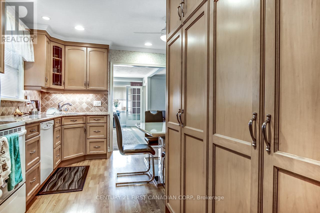 1290 Langmuir Avenue, London East, Ontario  N5W 2G3 - Photo 9 - X12411283