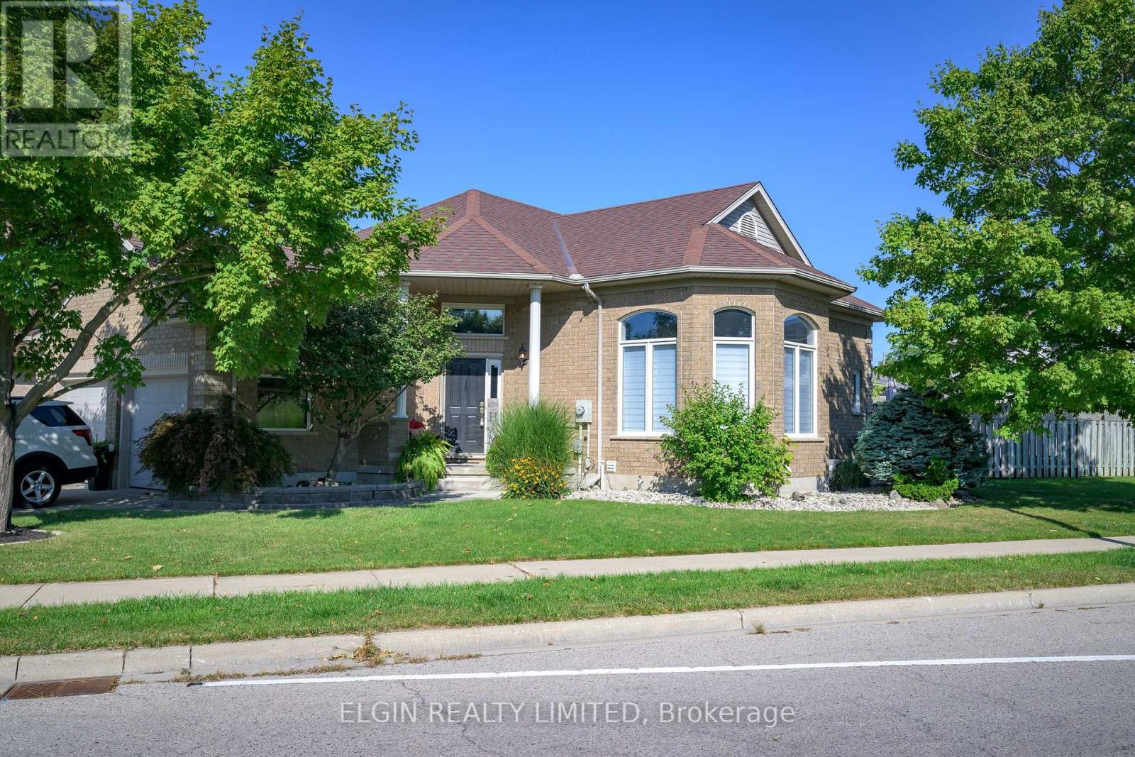 2 GALBRAITH COURT, St. Thomas, Ontario