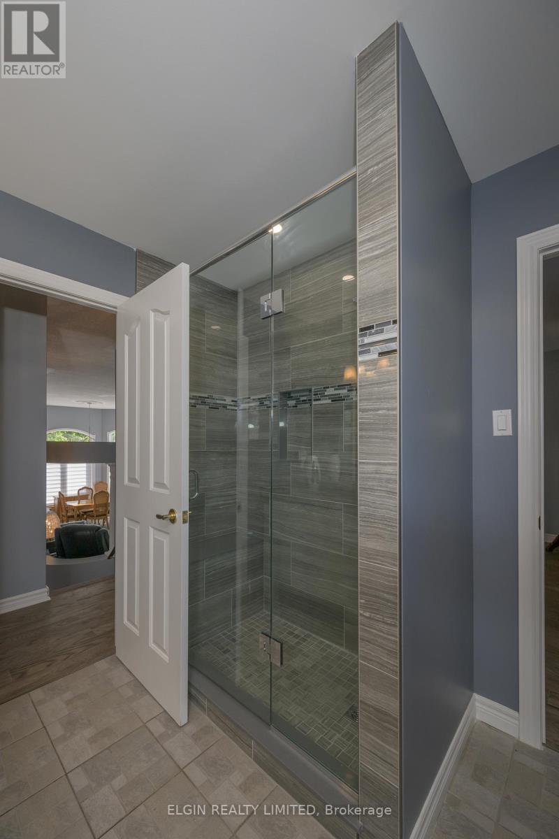 2 Galbraith Court, St. Thomas, Ontario  N5R 6G8 - Photo 39 - X12411290