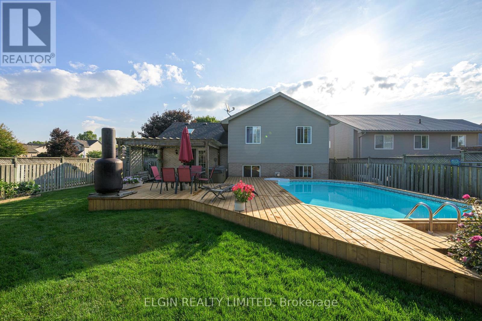 234 Kettle Creek Drive, Central Elgin, Ontario  N0L 1B0 - Photo 9 - X12411293