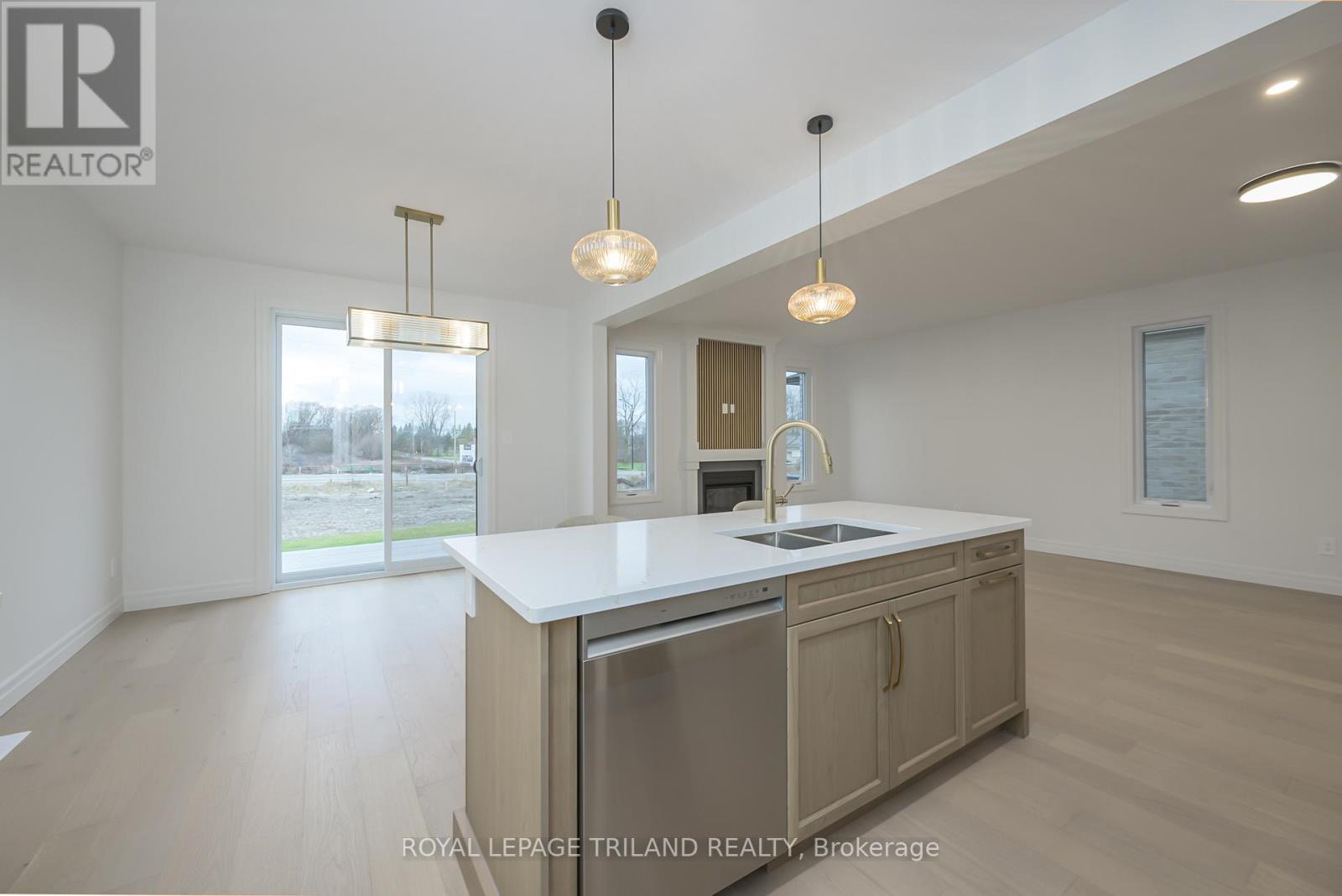 4211 Liberty Crossing, London South, Ontario  N6P 0L1 - Photo 11 - X12411320