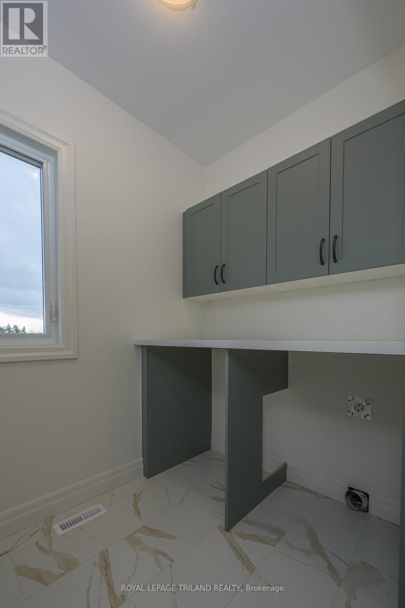 4211 Liberty Crossing, London South, Ontario  N6P 0L1 - Photo 31 - X12411320