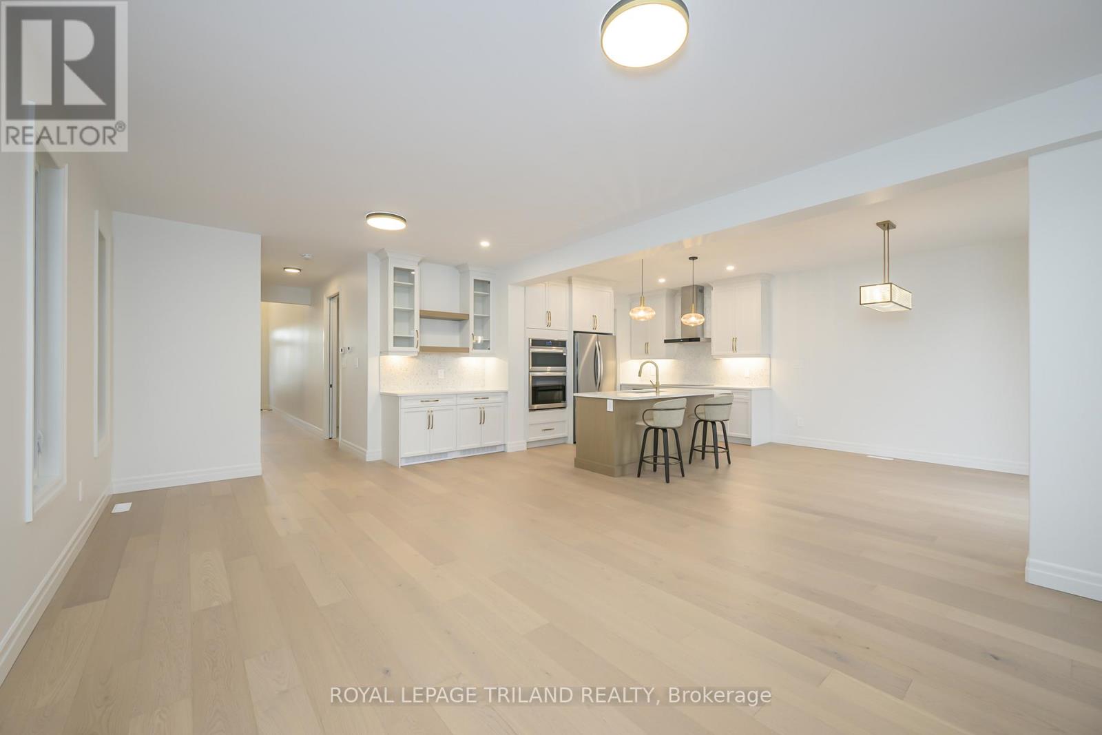 4211 Liberty Crossing, London South, Ontario  N6P 0L1 - Photo 8 - X12411320