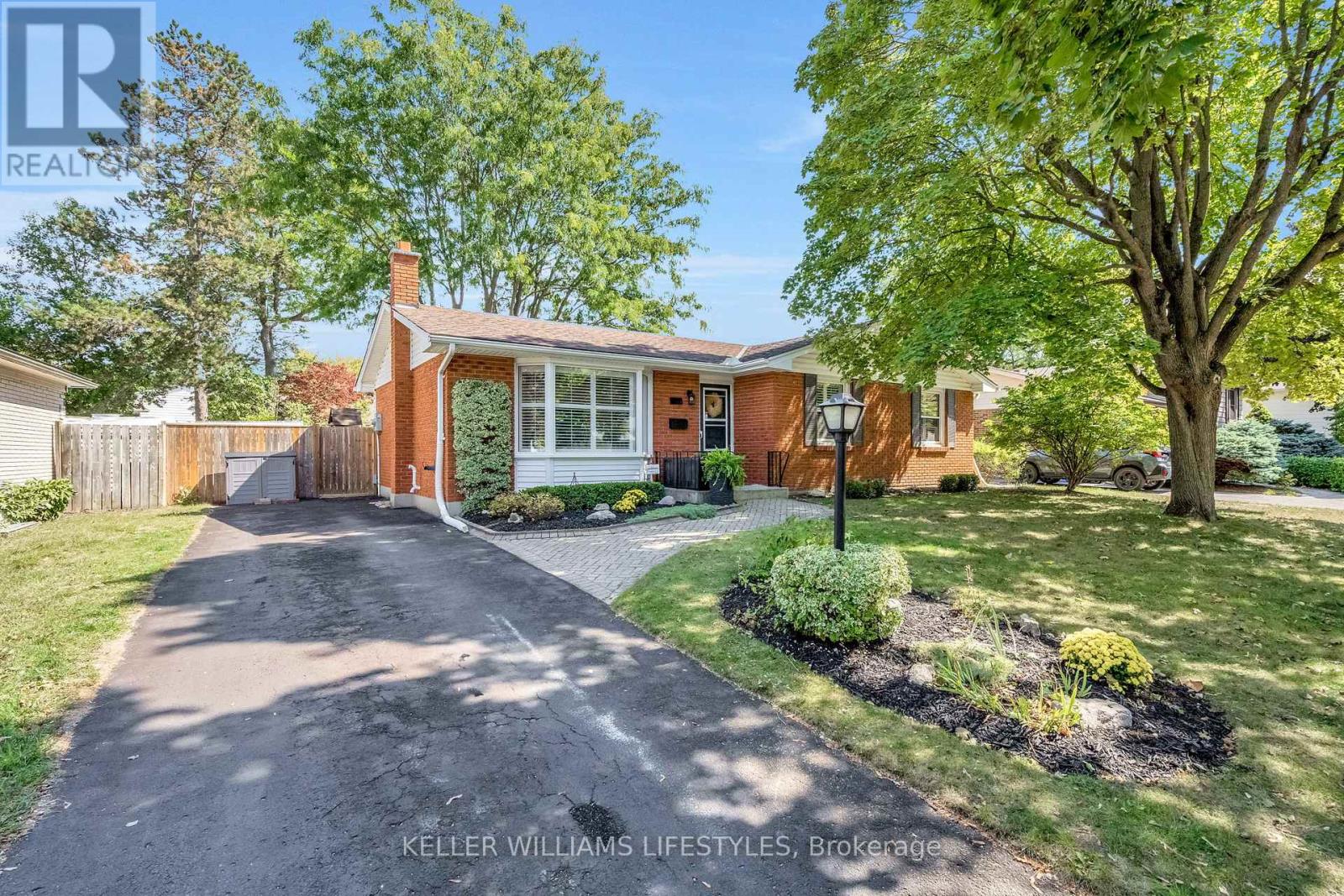 115 Mclean Drive, London North, Ontario  N5X 1Y8 - Photo 1 - X12411331