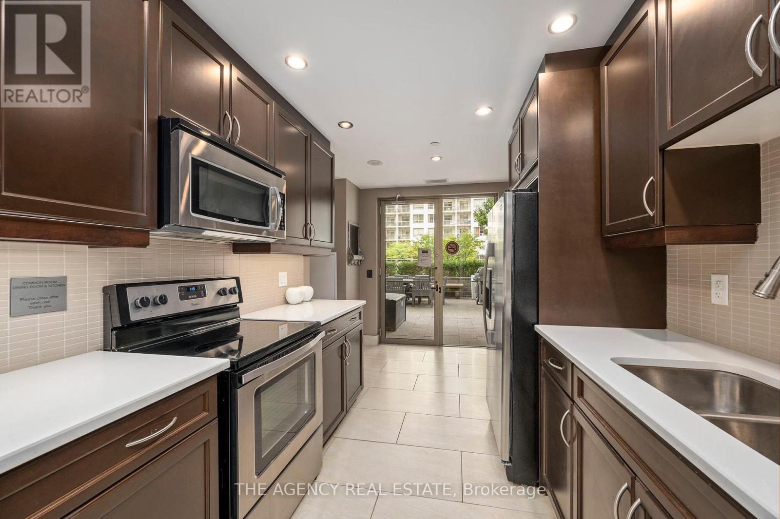 803 - 330 Ridout Street N, London East (East K), Ontario  N6A 0A7 - Photo 37 - X12411332