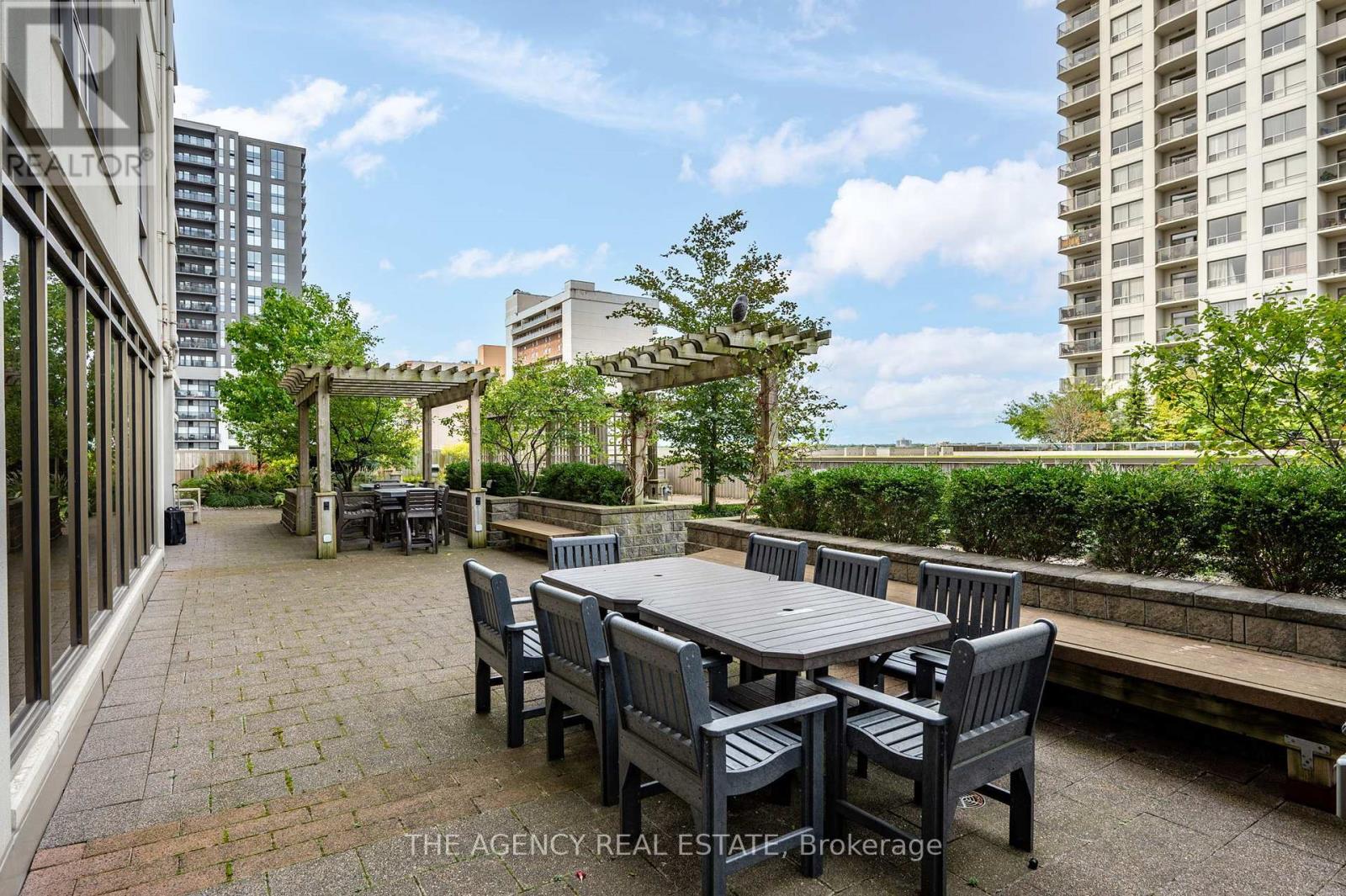 803 - 330 Ridout Street N, London East (East K), Ontario  N6A 0A7 - Photo 42 - X12411332