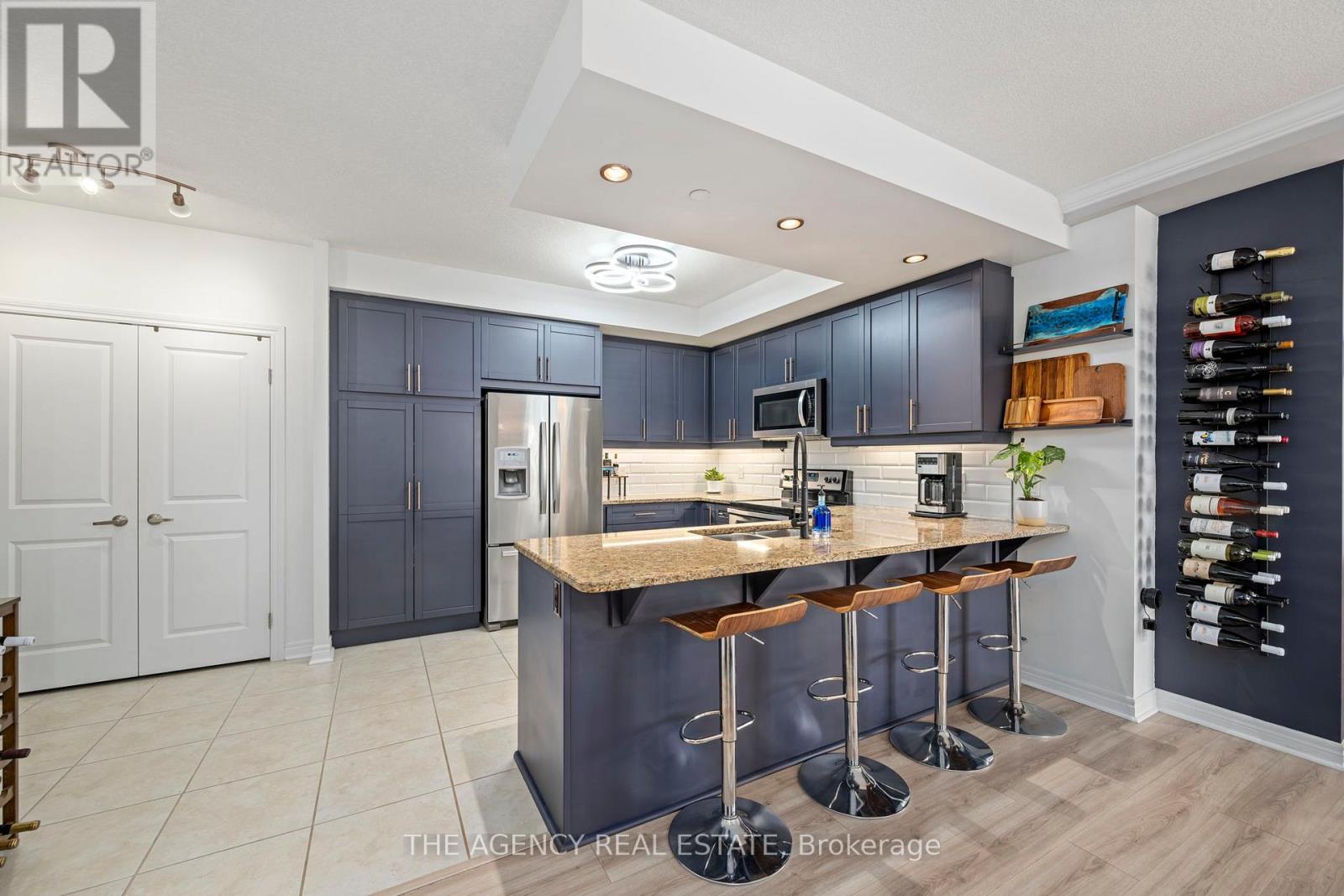 803 - 330 Ridout Street N, London East (East K), Ontario  N6A 0A7 - Photo 7 - X12411332