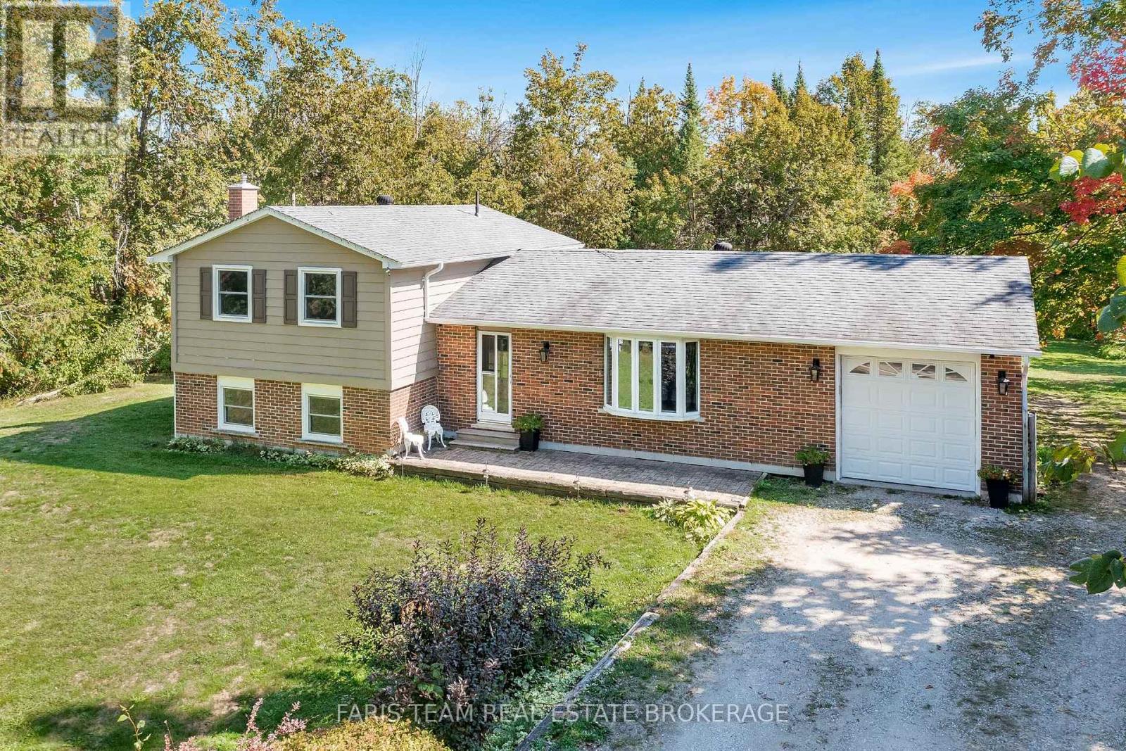 51 Tudhope Boulevard, Oro-Medonte, Ontario  L0L 1T0 - Photo 1 - S12411265