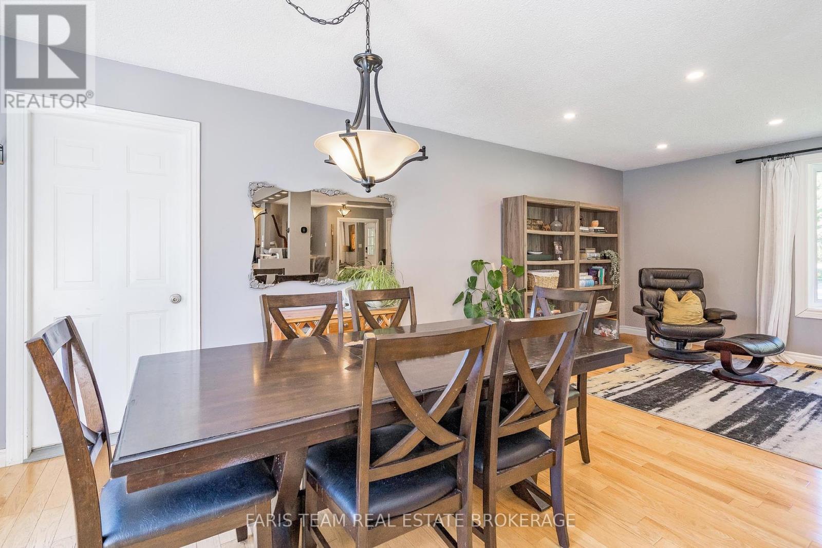 51 Tudhope Boulevard, Oro-Medonte, Ontario  L0L 1T0 - Photo 10 - S12411265