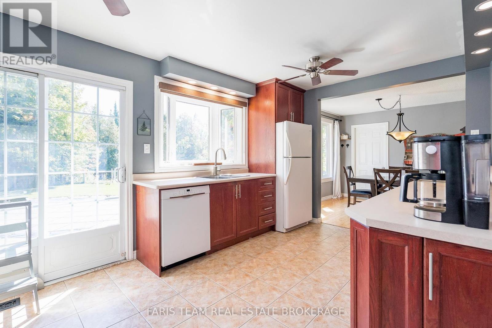 51 Tudhope Boulevard, Oro-Medonte, Ontario  L0L 1T0 - Photo 5 - S12411265