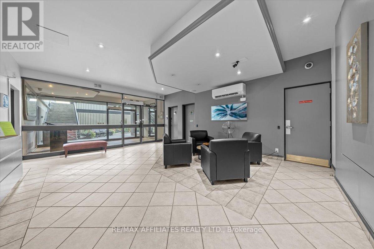 1507 - 158b Mcarthur Avenue, Ottawa, Ontario  K1L 8C9 - Photo 2 - X12411328