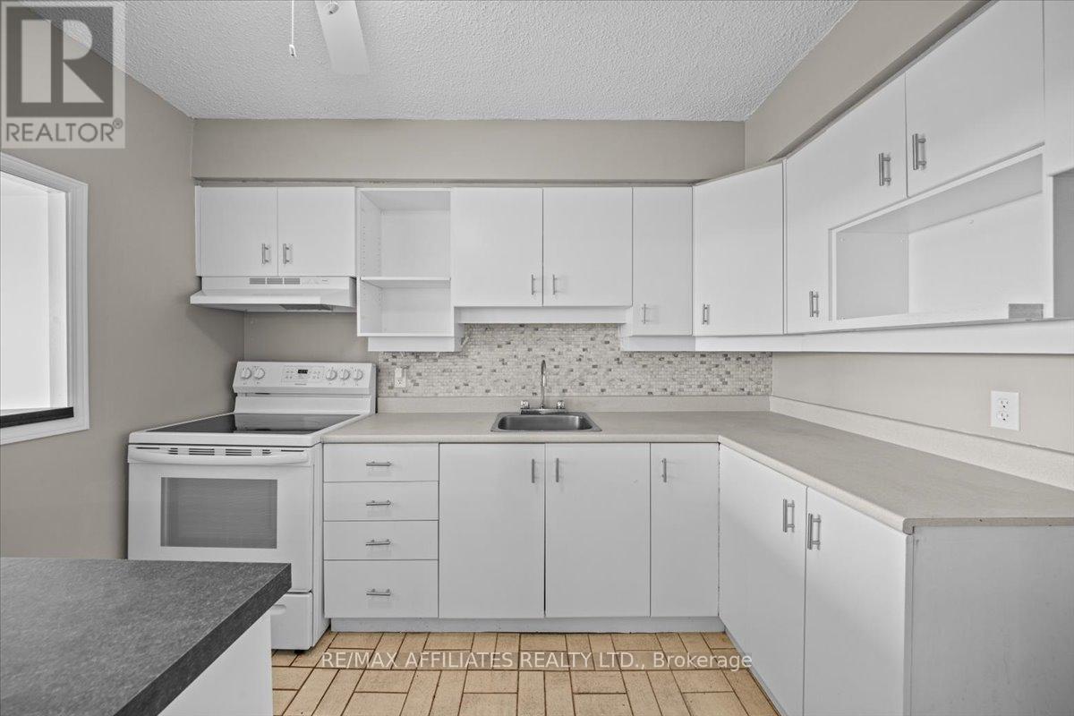 1507 - 158b Mcarthur Avenue, Ottawa, Ontario  K1L 8C9 - Photo 8 - X12411328