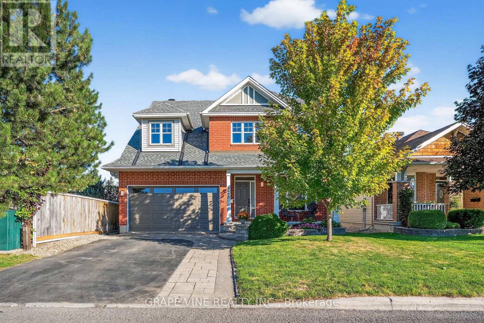 823 Scala Avenue, Ottawa, Ontario  K4A 4M2 - Photo 2 - X12411338
