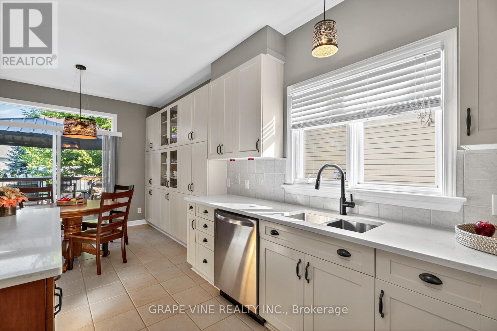823 Scala Avenue, Ottawa, Ontario  K4A 4M2 - Photo 20 - X12411338