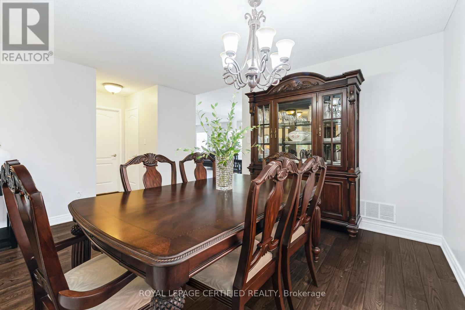43 Heatherdale Drive, Brampton, Ontario  L7A 2H4 - Photo 10 - W12411273