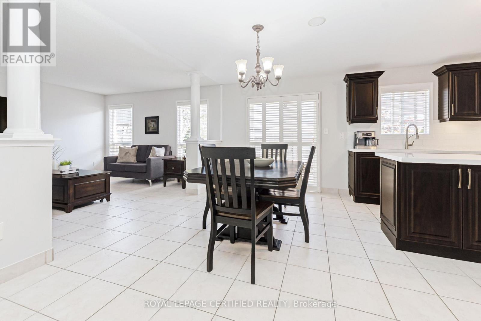 43 Heatherdale Drive, Brampton, Ontario  L7A 2H4 - Photo 15 - W12411273