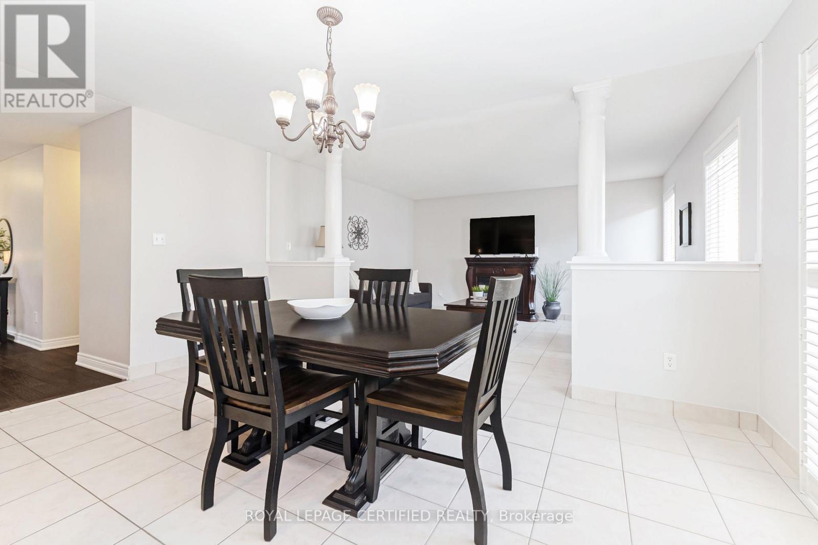 43 Heatherdale Drive, Brampton, Ontario  L7A 2H4 - Photo 16 - W12411273