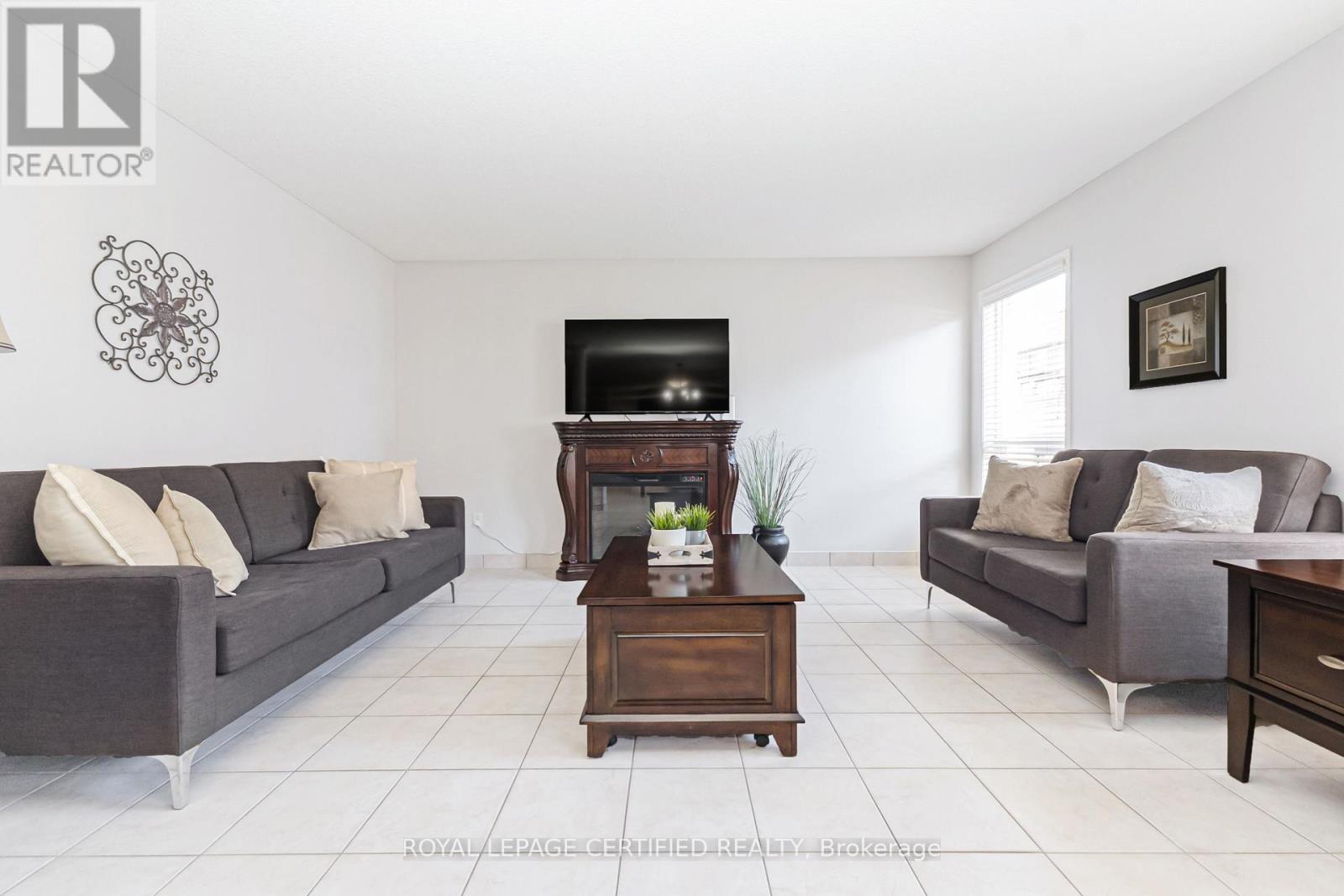 43 Heatherdale Drive, Brampton, Ontario  L7A 2H4 - Photo 18 - W12411273