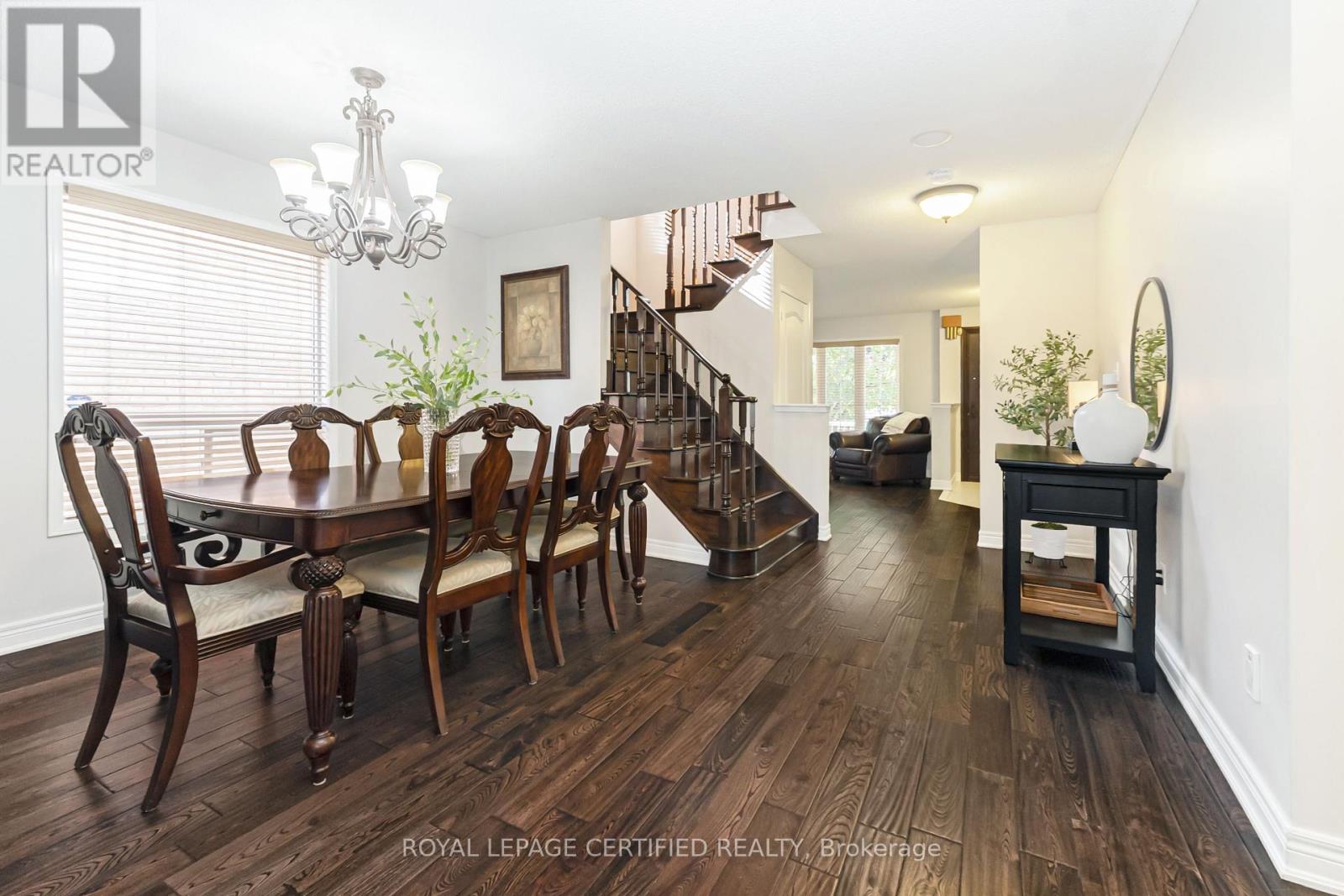 43 Heatherdale Drive, Brampton, Ontario  L7A 2H4 - Photo 8 - W12411273