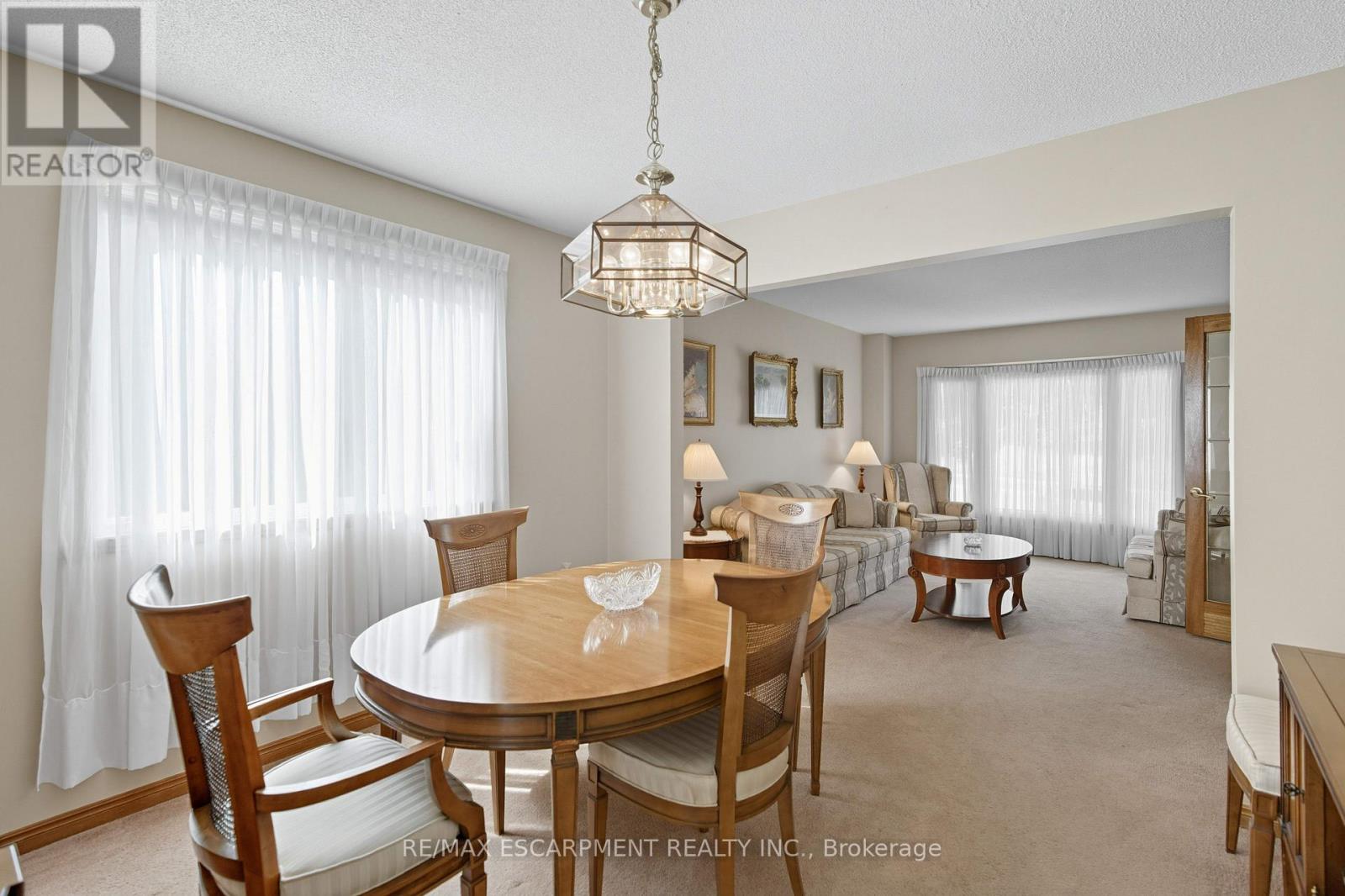 40 Gatestone Drive, Hamilton, Ontario  L8J 2P4 - Photo 10 - X12411264