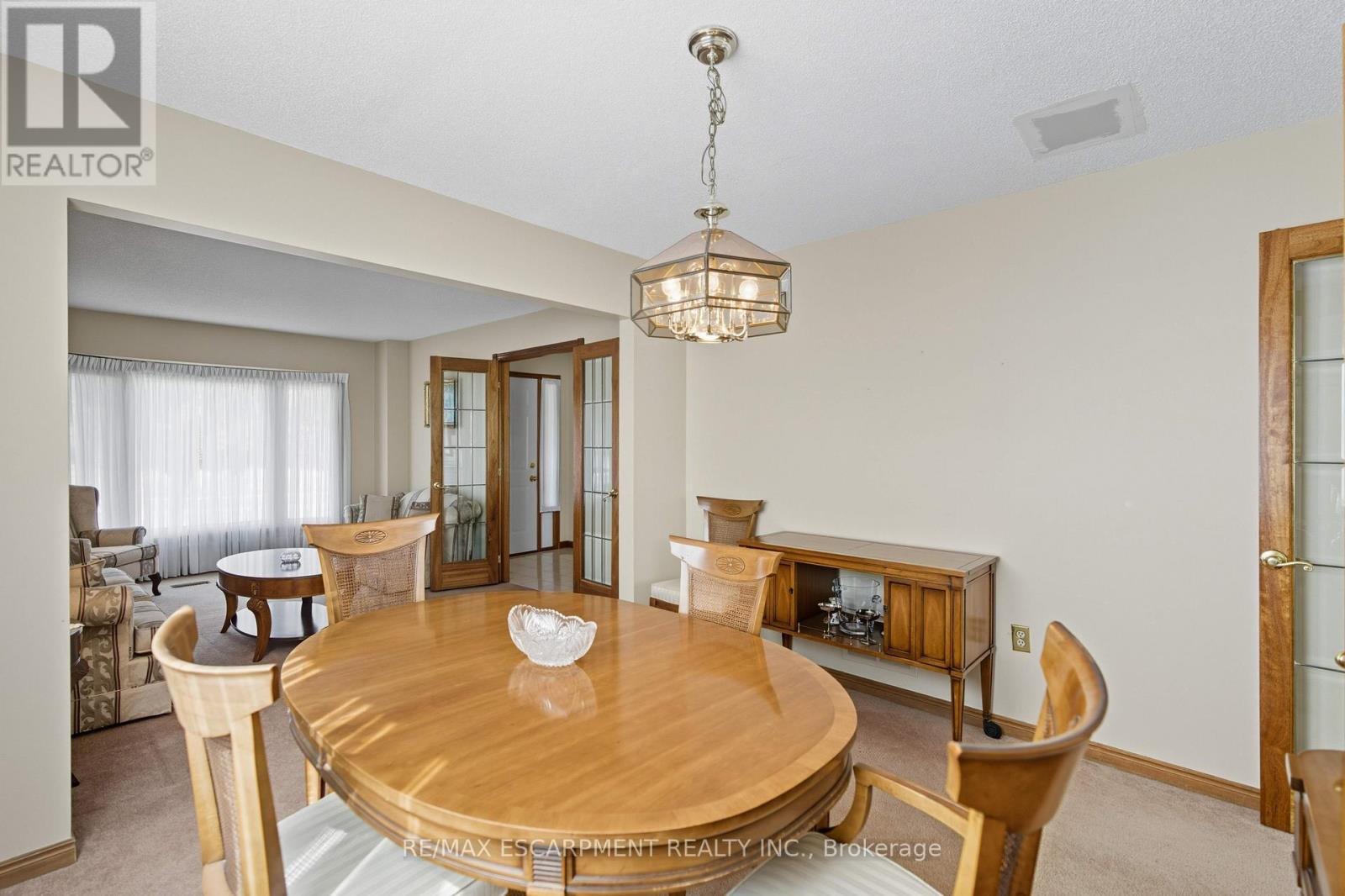 40 Gatestone Drive, Hamilton, Ontario  L8J 2P4 - Photo 11 - X12411264