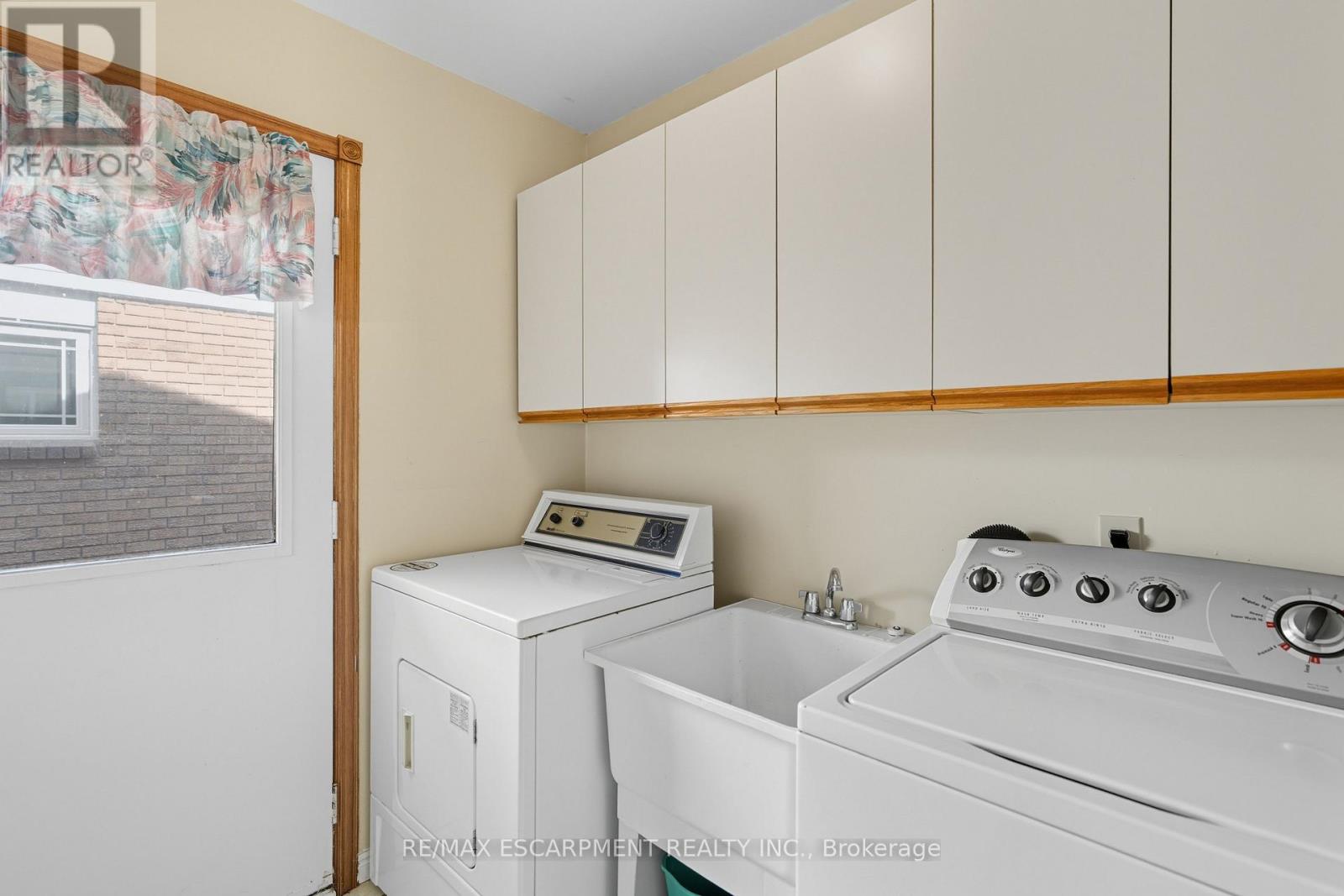 40 Gatestone Drive, Hamilton, Ontario  L8J 2P4 - Photo 22 - X12411264