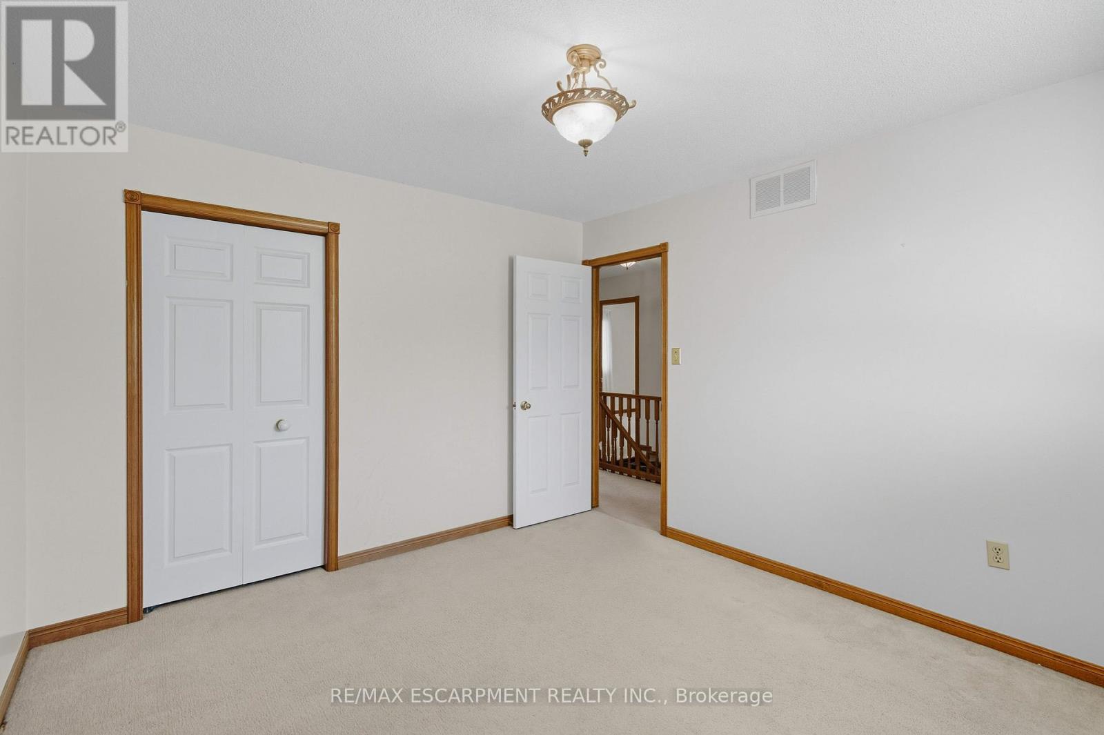 40 Gatestone Drive, Hamilton, Ontario  L8J 2P4 - Photo 31 - X12411264