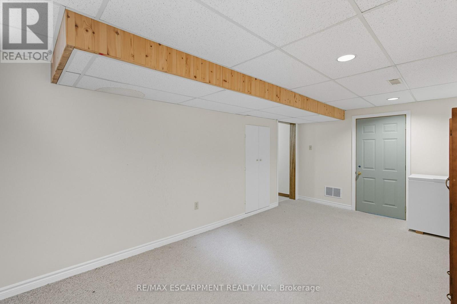 40 Gatestone Drive, Hamilton, Ontario  L8J 2P4 - Photo 39 - X12411264