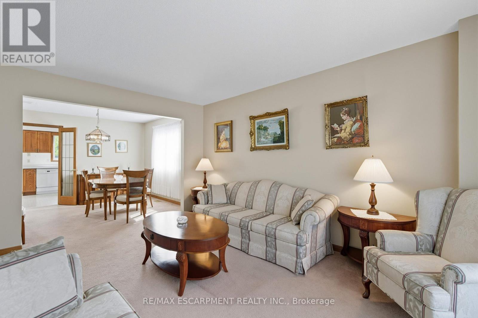 40 Gatestone Drive, Hamilton, Ontario  L8J 2P4 - Photo 6 - X12411264