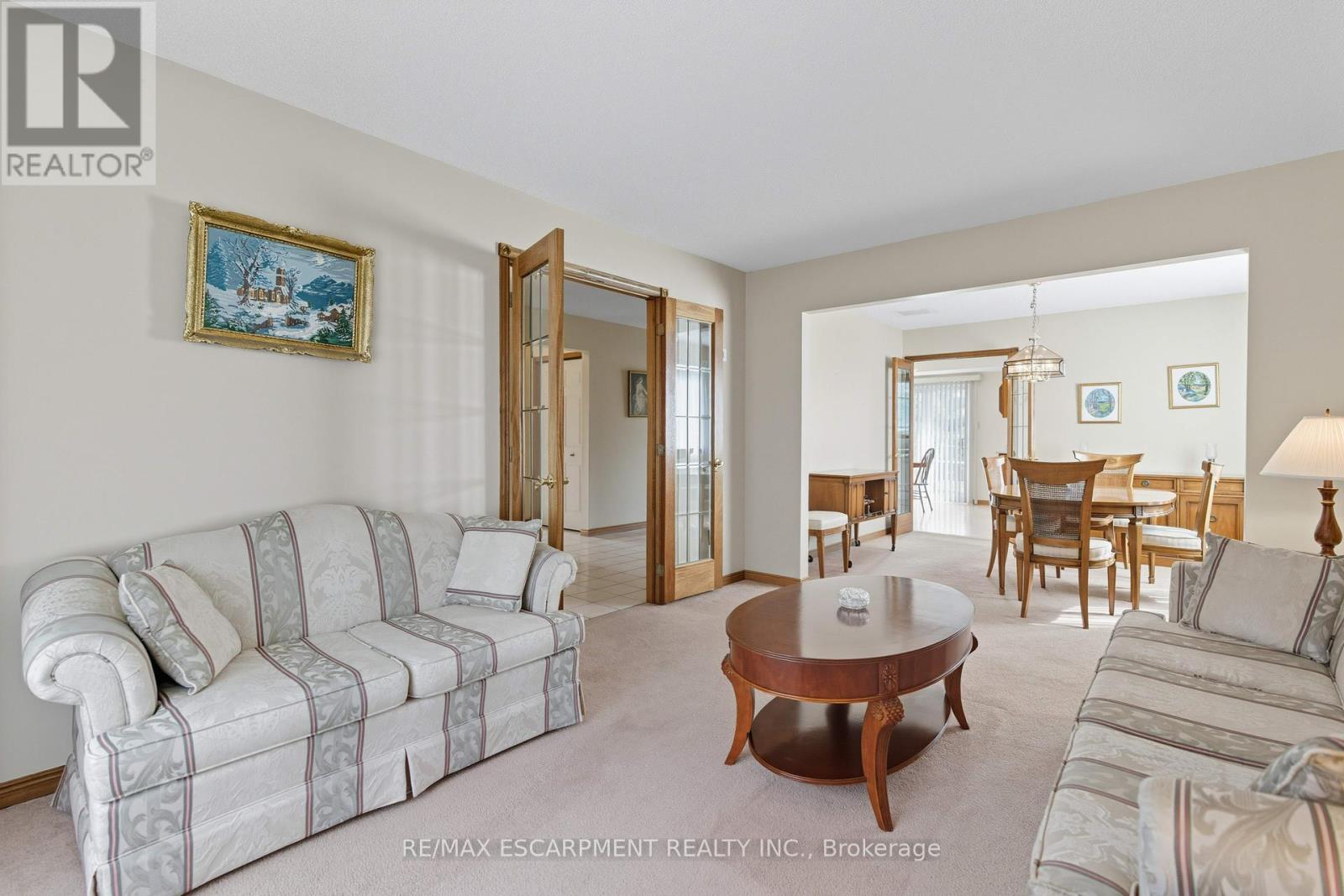 40 Gatestone Drive, Hamilton, Ontario  L8J 2P4 - Photo 7 - X12411264