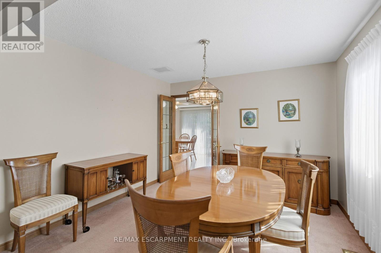 40 Gatestone Drive, Hamilton, Ontario  L8J 2P4 - Photo 9 - X12411264