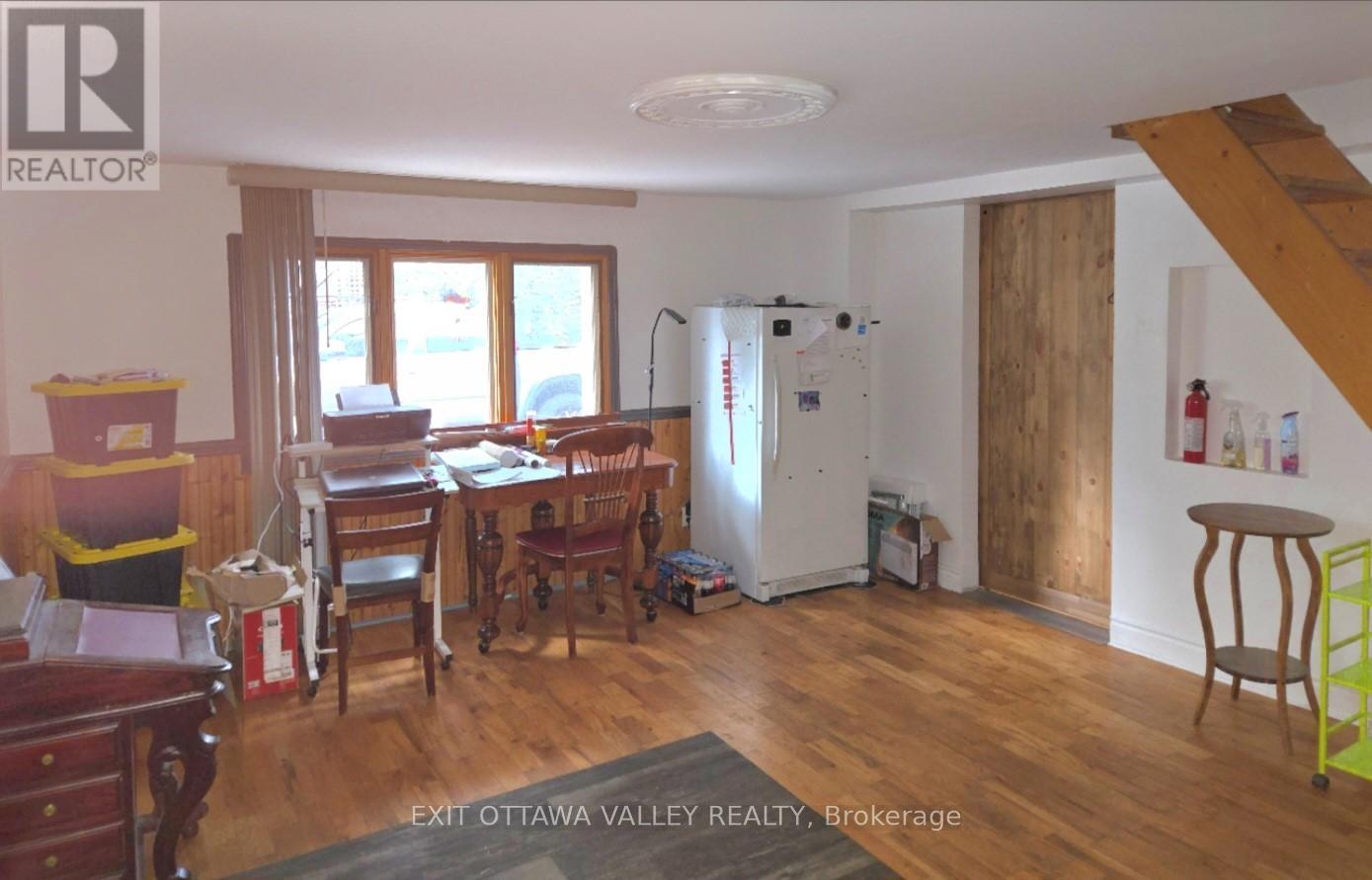 444 Isabella Street, Pembroke, Ontario  K8A 5T7 - Photo 31 - X12362990