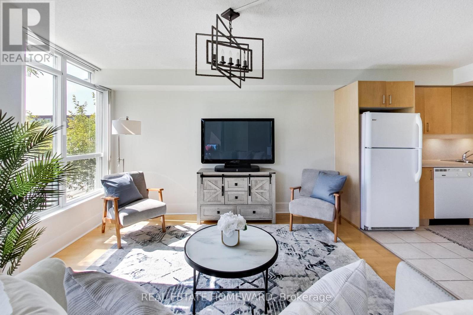 201 - 550 Queens Quay W, Toronto (Waterfront Communities), Ontario  M5V 3M8 - Photo 17 - C12411300